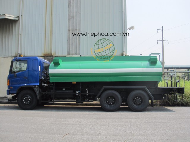 Xe phun nước rửa đường - Công Ty TNHH Ô Tô Và Xe Chuyên Dùng Việt Nhật
